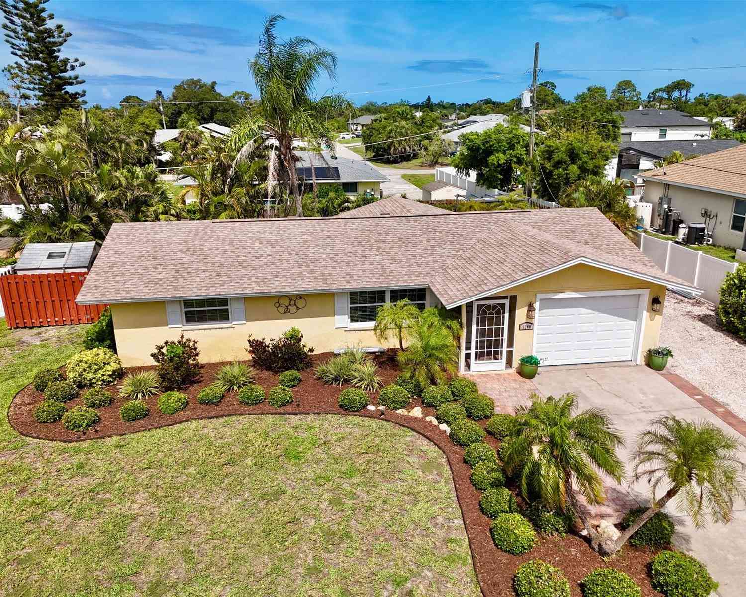 Homes For Sale - 5240 Drew Road<br/> VENICE, FL 34293