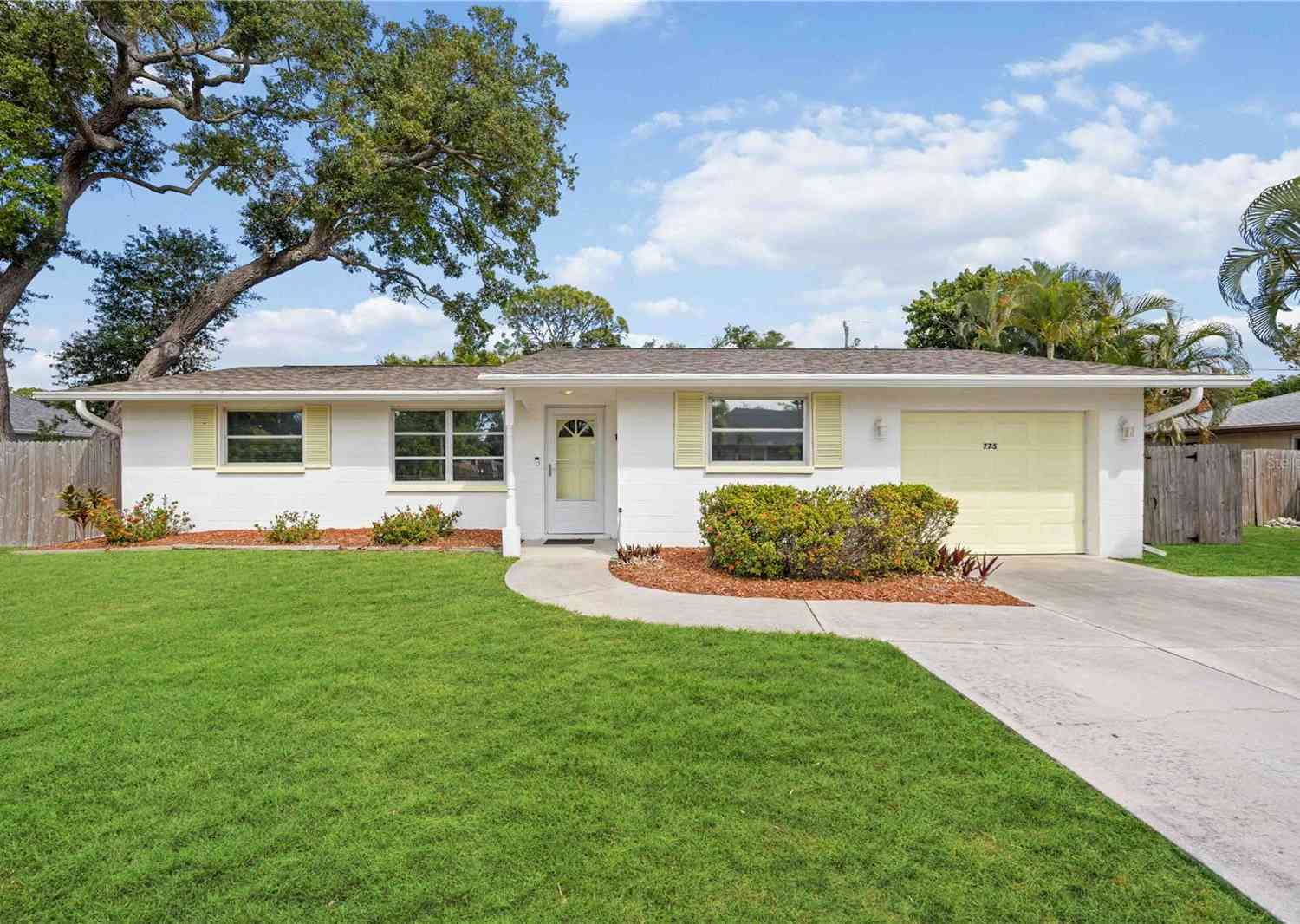 Homes For Sale - 775 Mohawk Road<br/> VENICE, FL 34293