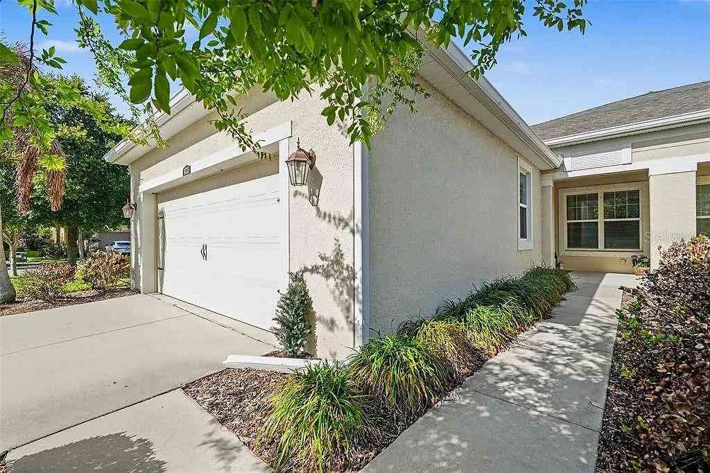 Villa For Sale - 10335 Holstein Edge Place<br/> RIVERVIEW, FL 33569