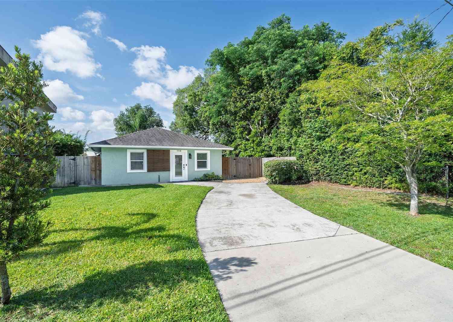 Homes For Sale - 1114 Delridge Avenue<br/> ORLANDO, FL 32804