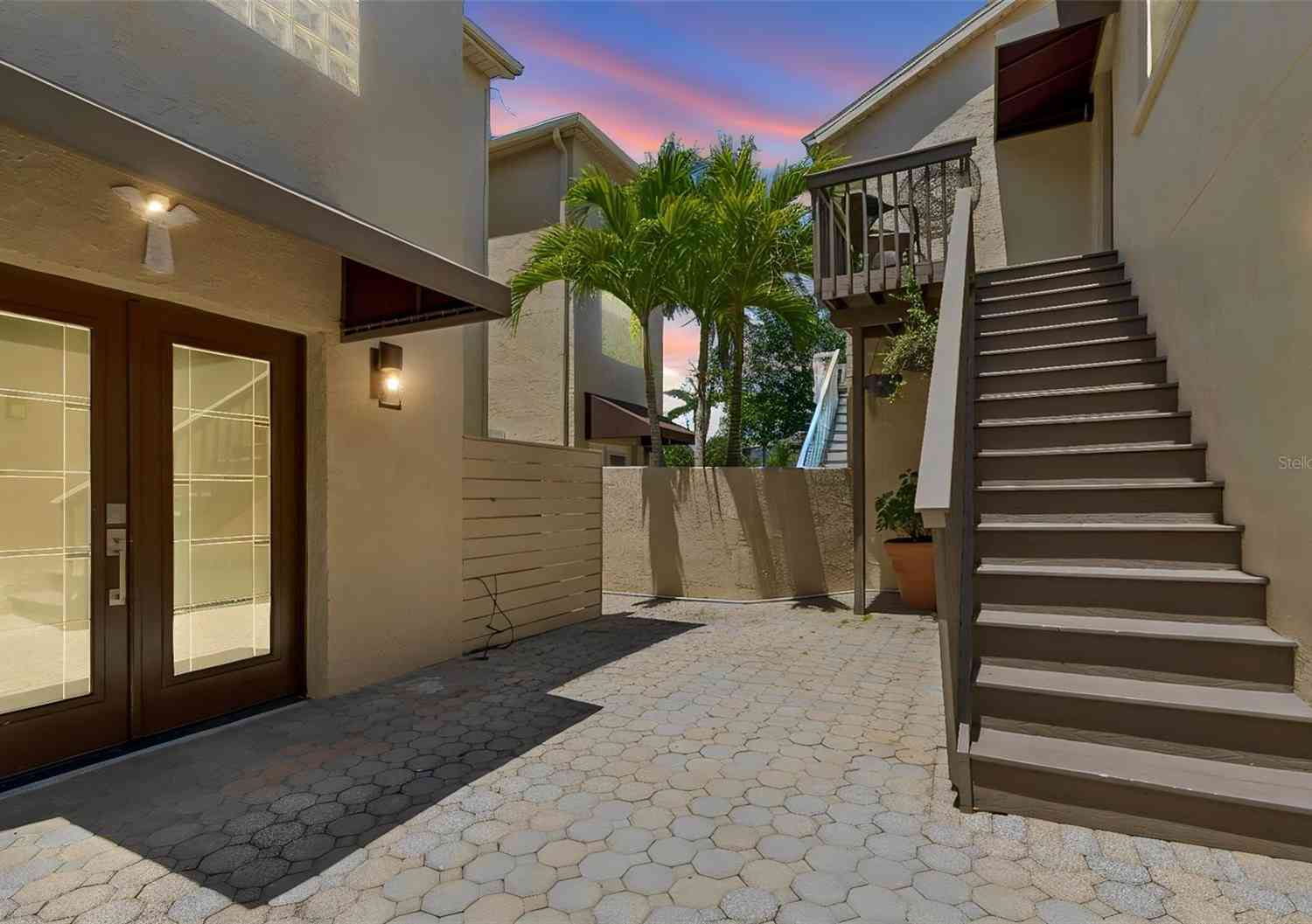 Townhouse For Sale - 487 Pinellas Bayway #207<br/> Pinellas County, Saint Petersburg, FL 33715