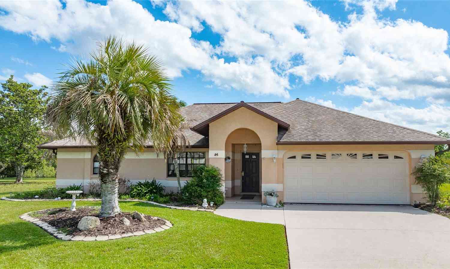 Homes For Sale - 24 Birchwood Place<br/> PALM COAST, FL 32137