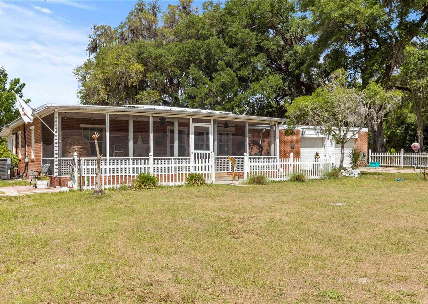 Homes For Sale - 155 Roddy Road<br/> PALATKA, FL 32177