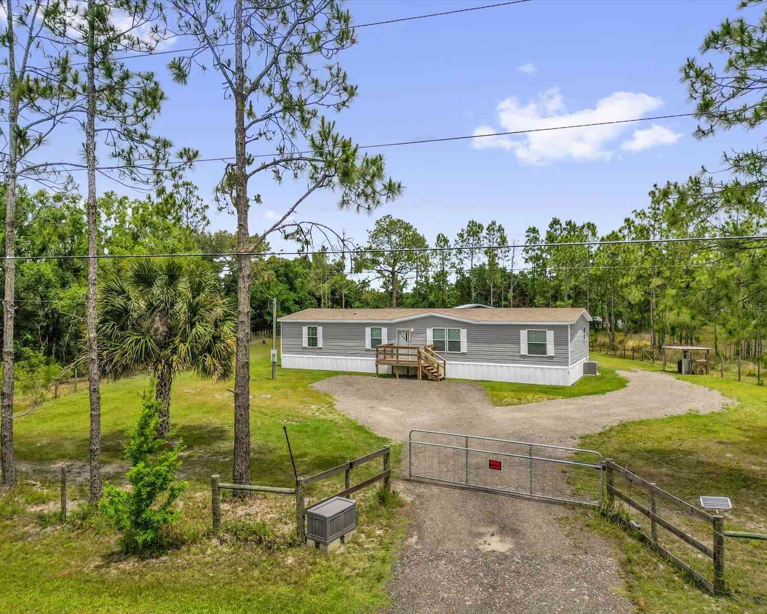 Mobile Home For Sale - 9165 Luna Drive<br/> Osceola County, Saint Cloud, FL 34773