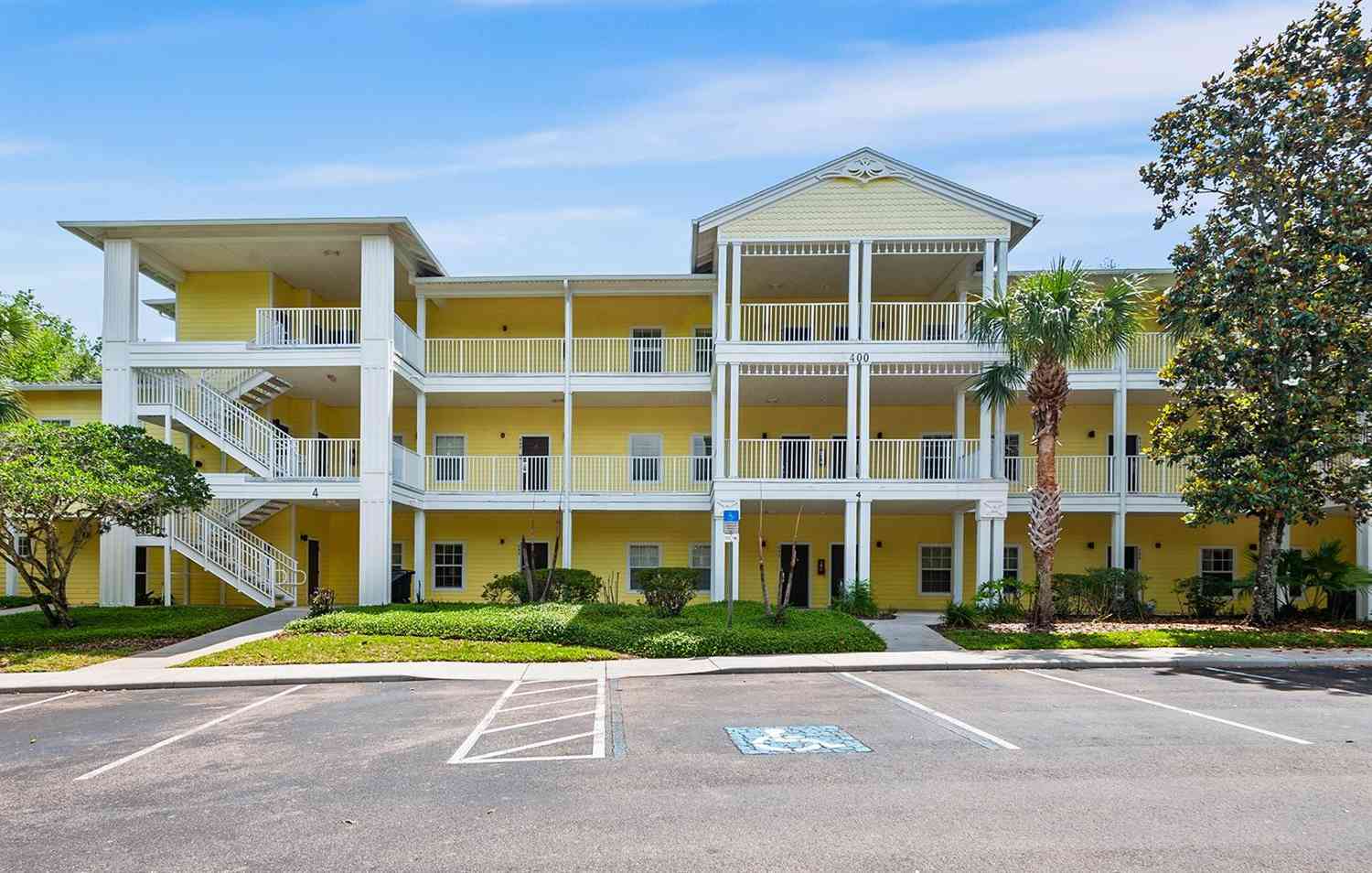 Condo For Sale - 402 Lucaya Loop<br/> DAVENPORT, FL 33897
