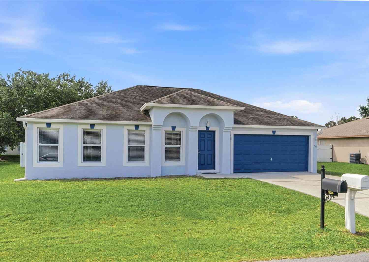 Homes For Sale - 955 Louvre Court<br/> Osceola County, KISSIMMEE, FL 34759
