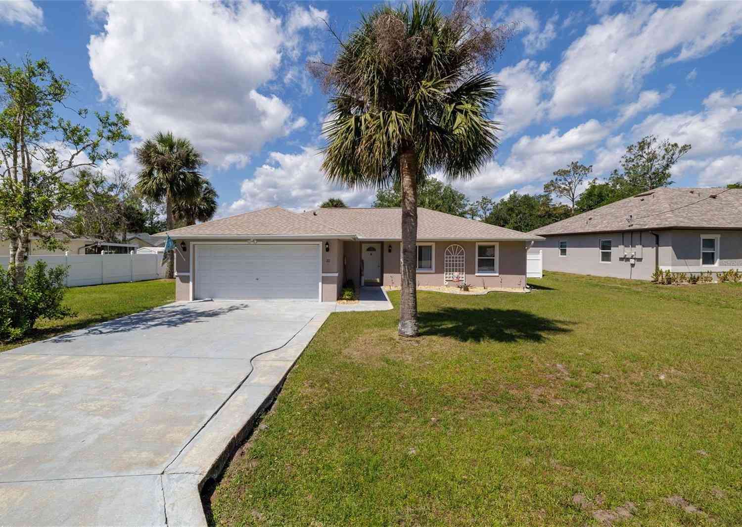 Homes For Sale - 22 Prospect Lane<br/> PALM COAST, FL 32164