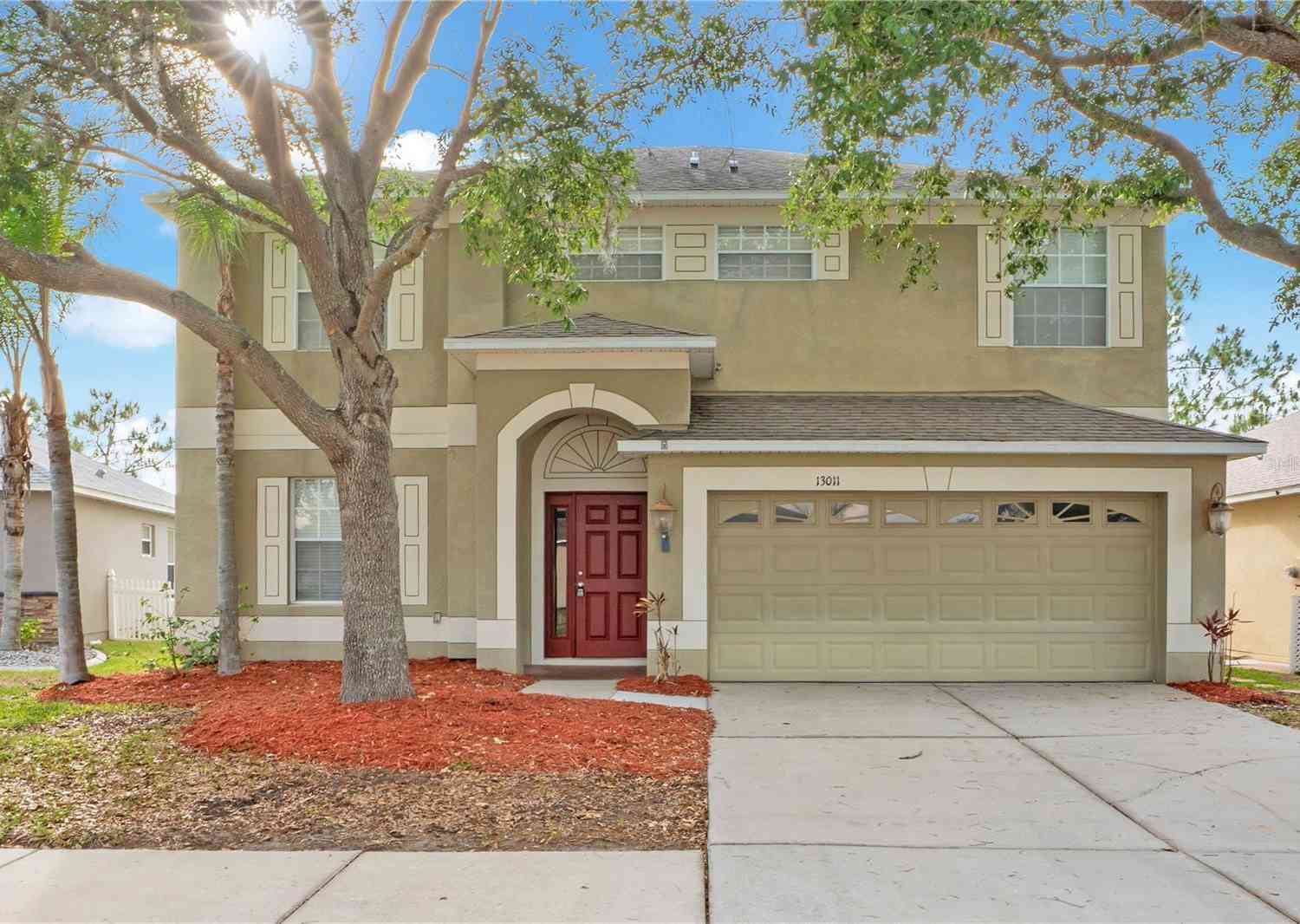 Homes For Sale - 13011 Avalon Crest Court<br/> RIVERVIEW, FL 33579