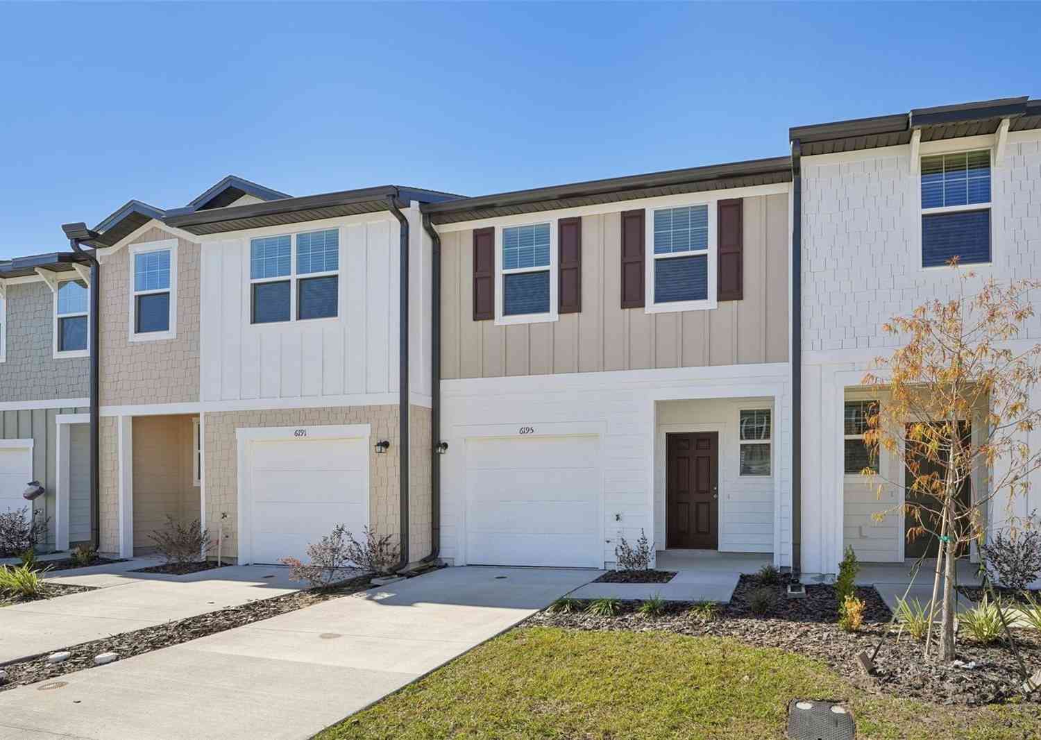 Townhouse For Sale - 14860 Lucca Way<br/> Pasco County, DADE CITY, FL 33523