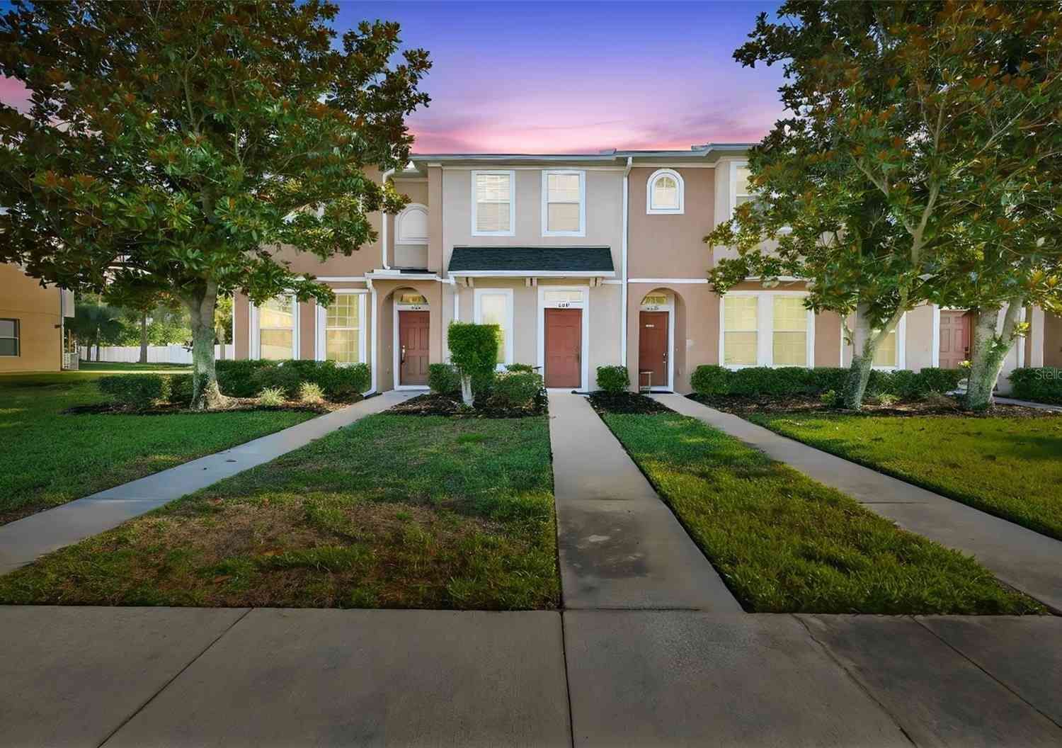 Townhouse For Sale - 8830 Red Beechwood Court<br/> RIVERVIEW, FL 33578