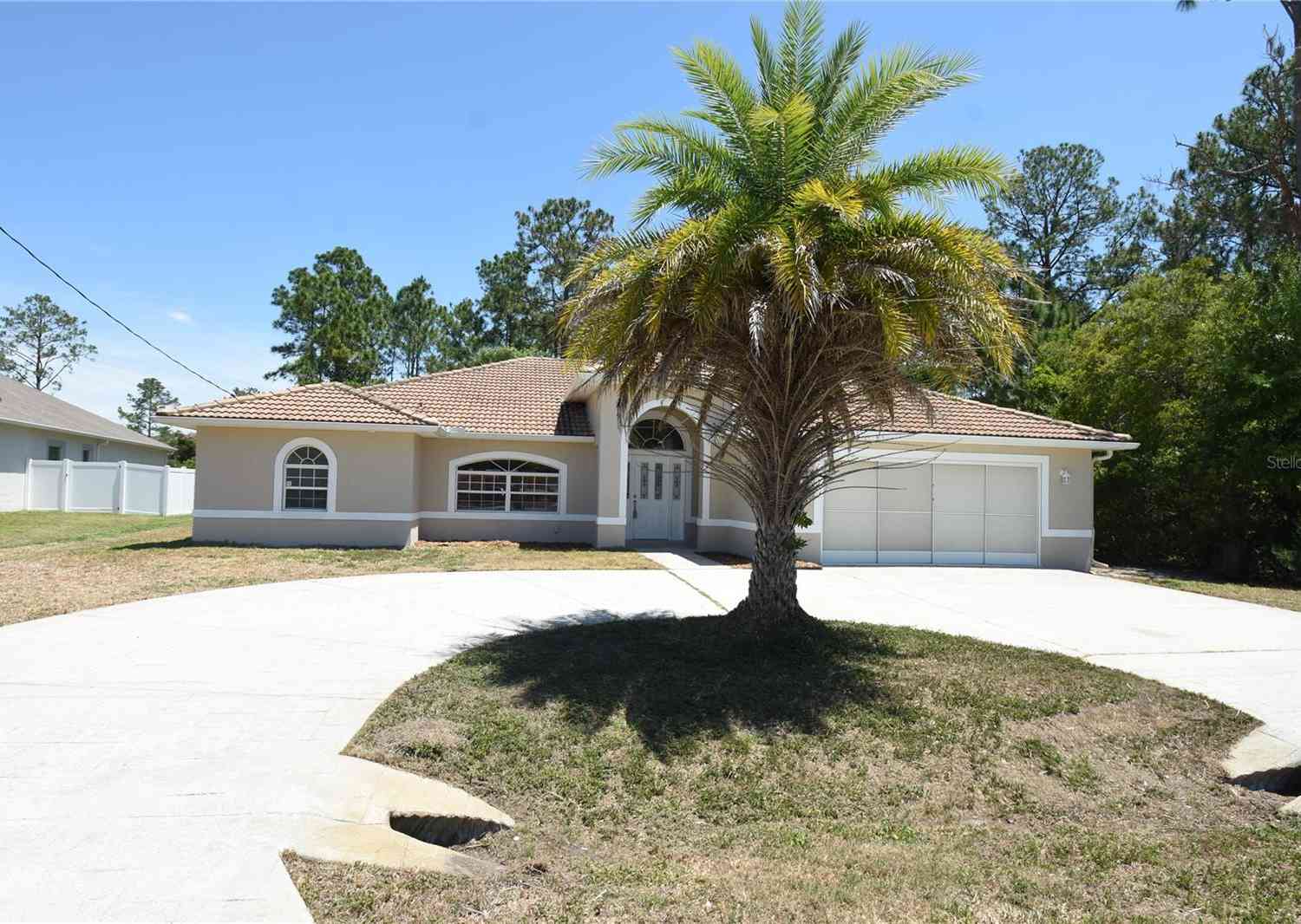 Homes For Sale - 17 White Hall Drive<br/> PALM COAST, FL 32164