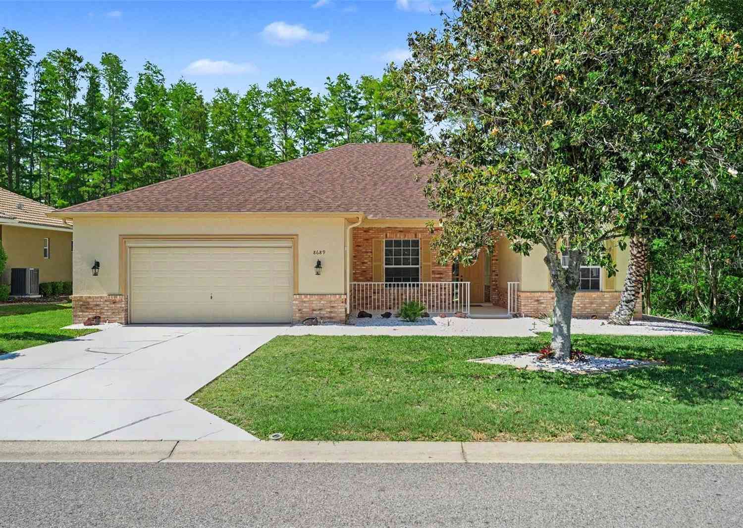 Homes For Sale - 8689 Mississippi Run<br/> WEEKI WACHEE, FL 34613