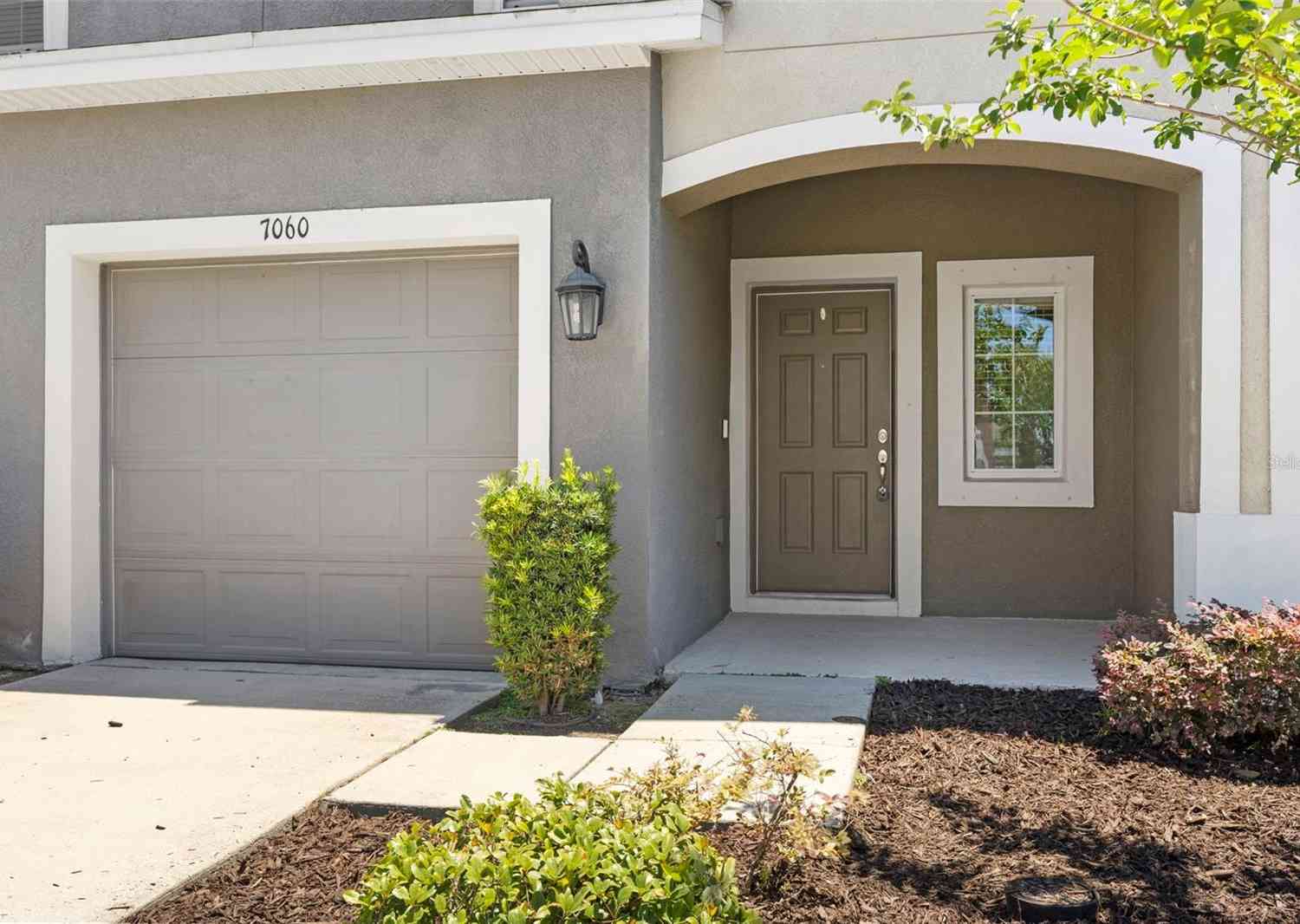 Townhouse For Sale - 7060 Woodchase Glen Drive<br/> RIVERVIEW, FL 33578