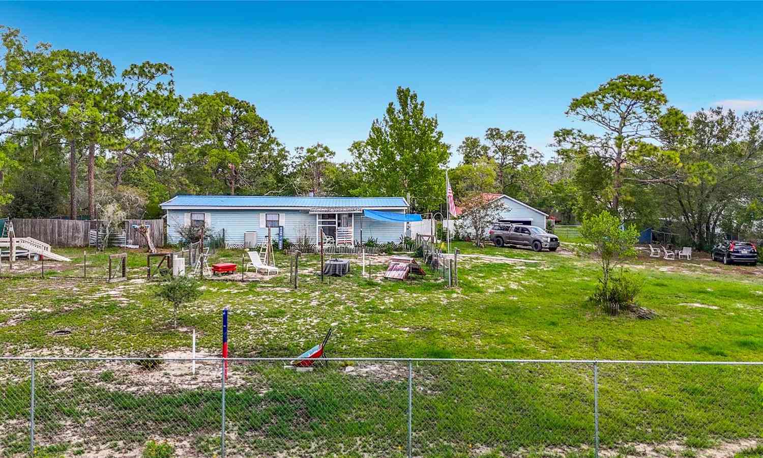 Mobile Home For Sale - 17609 Bathurst Avenue<br/> SPRING HILL, FL 34610