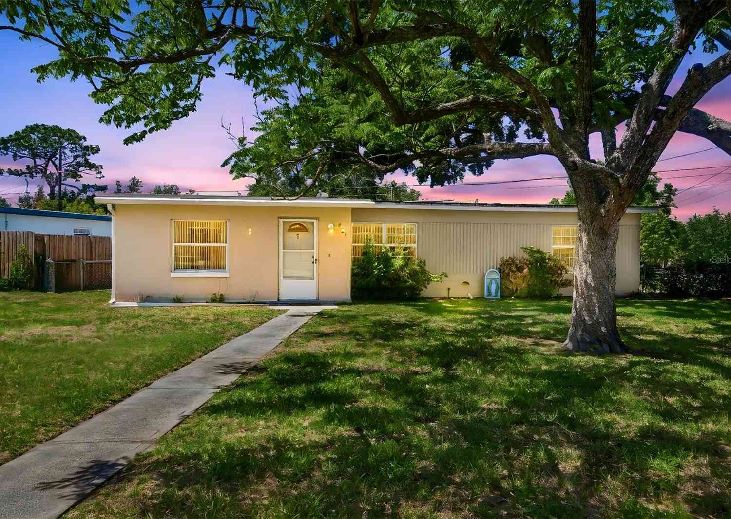 Homes For Sale - 481 Kentia Road<br/> Seminole County, CASSELBERRY, FL 32707