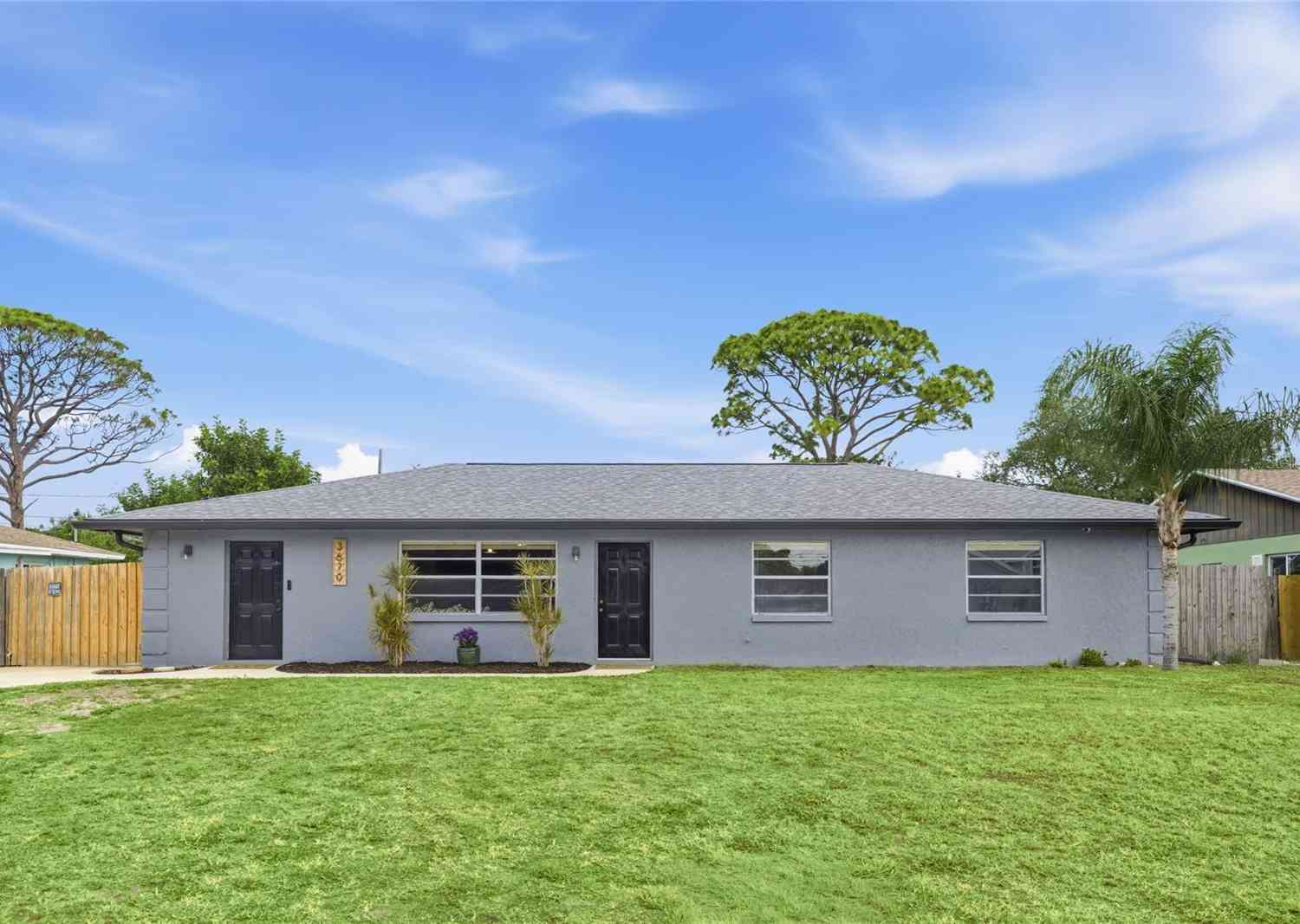 Homes For Sale - 3670 Sunset Beach Drive<br/> VENICE, FL 34293