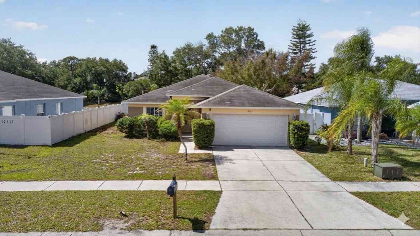 Homes For Sale - 12015 Cedarfield Drive<br/> RIVERVIEW, FL 33579