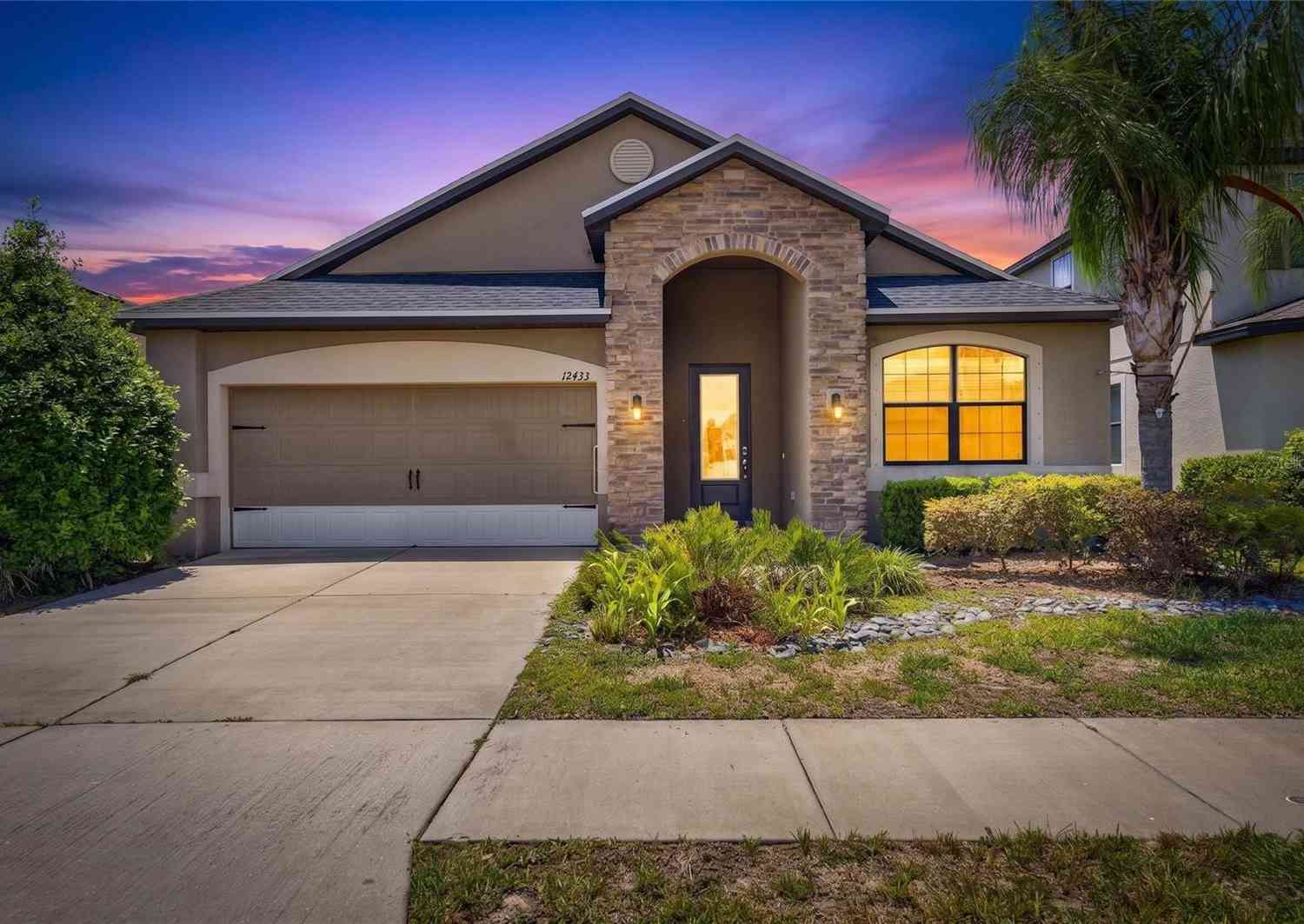 Homes For Sale - 12433 Ballentrae Forest Drive<br/> RIVERVIEW, FL 33579