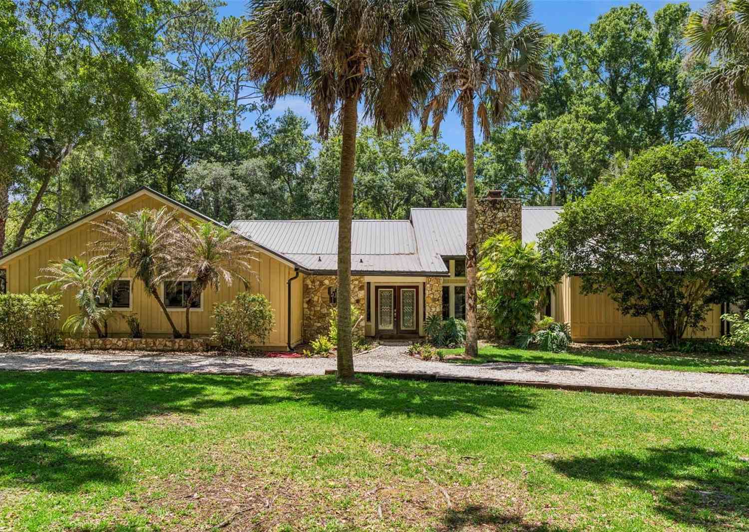 Homes For Sale - 136 Wisteria Drive<br/> Seminole County, LONGWOOD, FL 32779