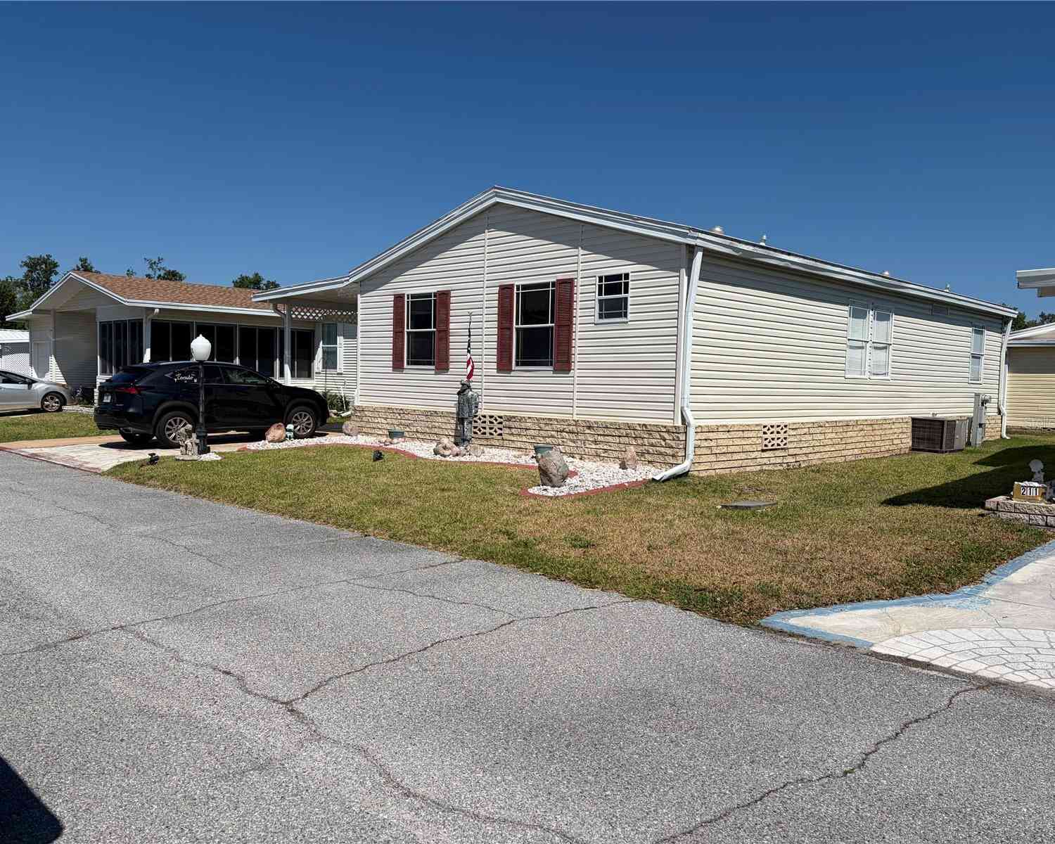 Mobile Home For Sale - 212 York Cottage Drive<br/> HAINES CITY, FL 33844