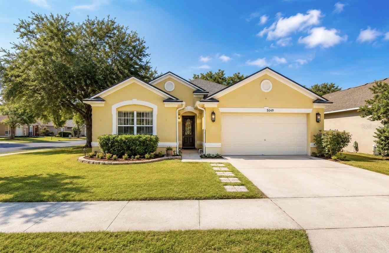 Homes For Sale - 5049 Gandross Lane<br/> MOUNT DORA, FL 32757