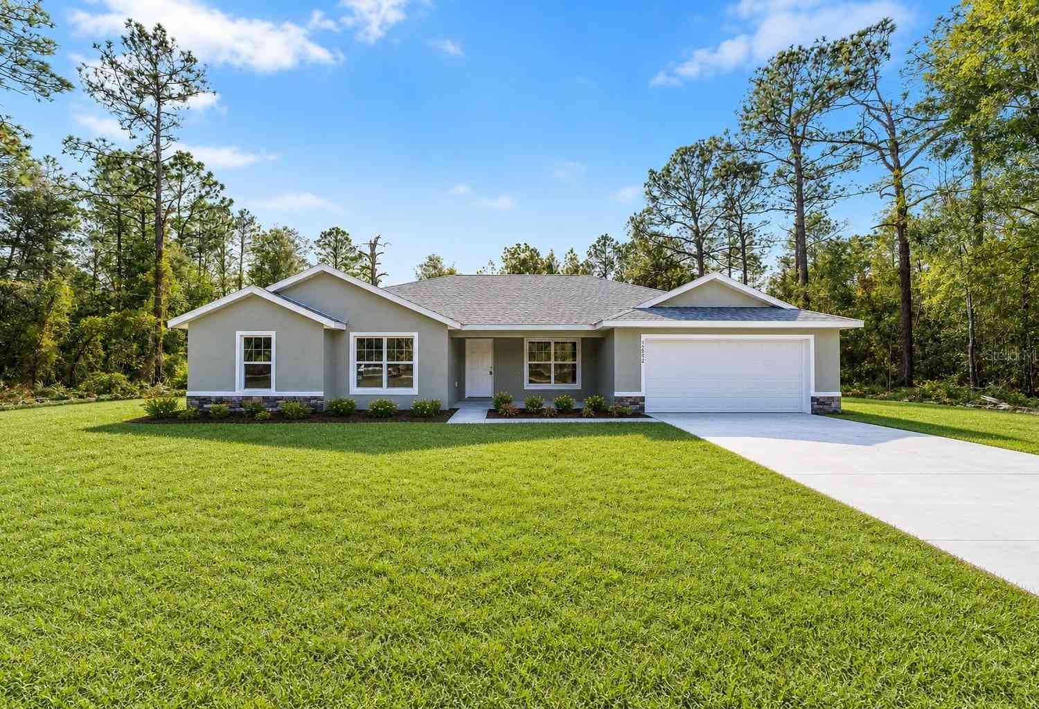 Homes For Sale - 8256 SW 134th Avenue<br/> DUNNELLON, FL 34432