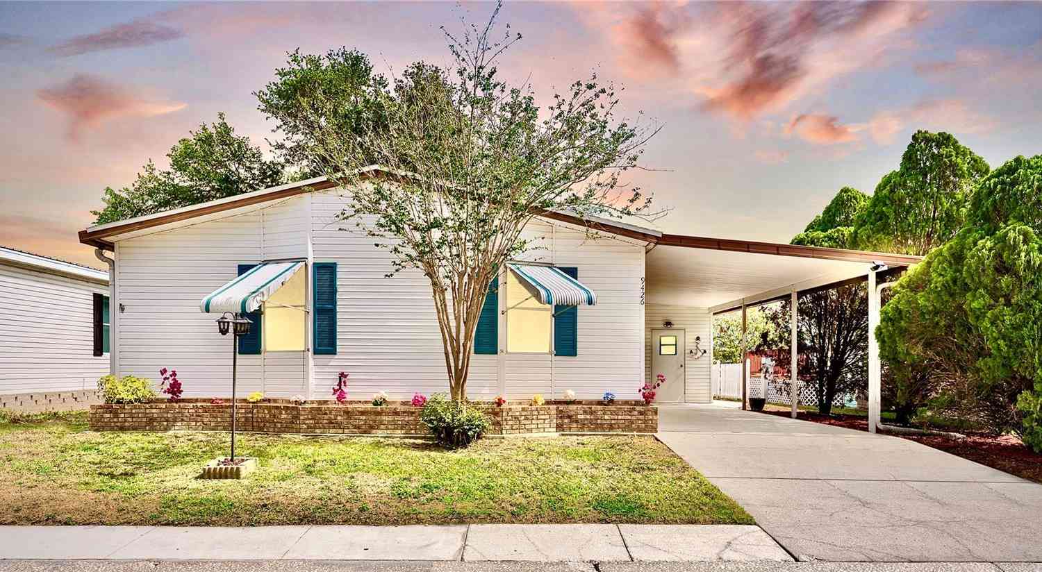 Mobile Home For Sale - 9426 Star Gazer Lane<br/> RIVERVIEW, FL 33578