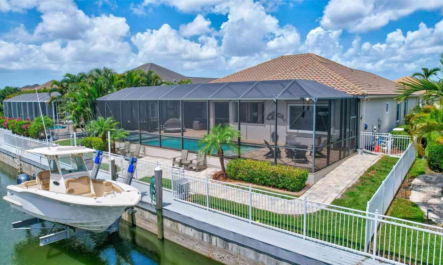 Homes For Sale - 591 Mast Drive<br/> BRADENTON, FL 34208
