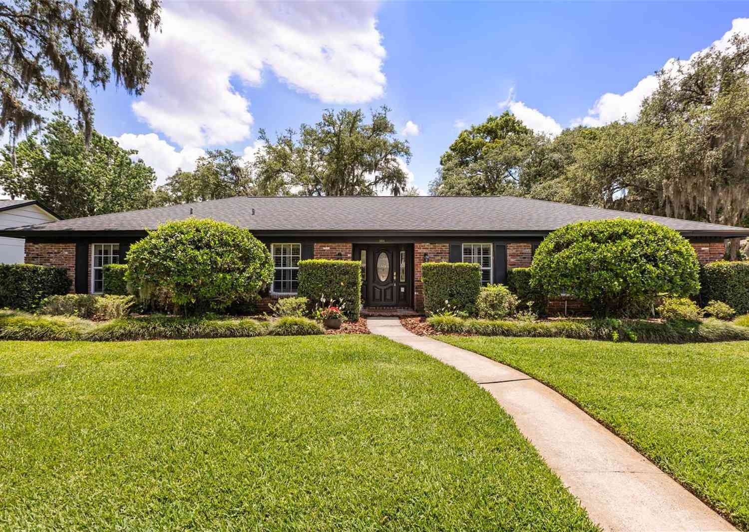 Homes For Sale - 504 Tivoli Court<br/> ALTAMONTE SPRINGS, FL 32701