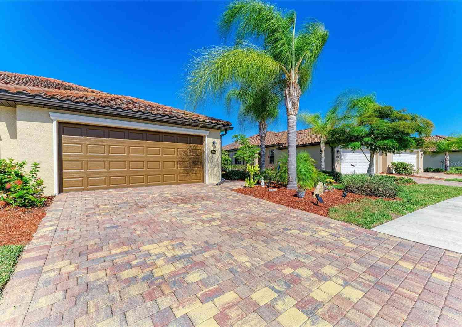 Villa For Sale - 12265 Amica Loop<br/> VENICE, FL 34293