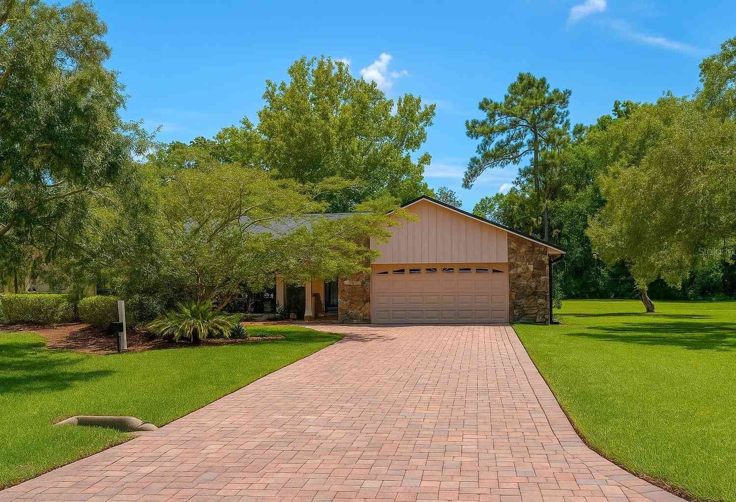 Homes For Sale - 605 Water Oak Lane<br/> Seminole County, LONGWOOD, FL 32779