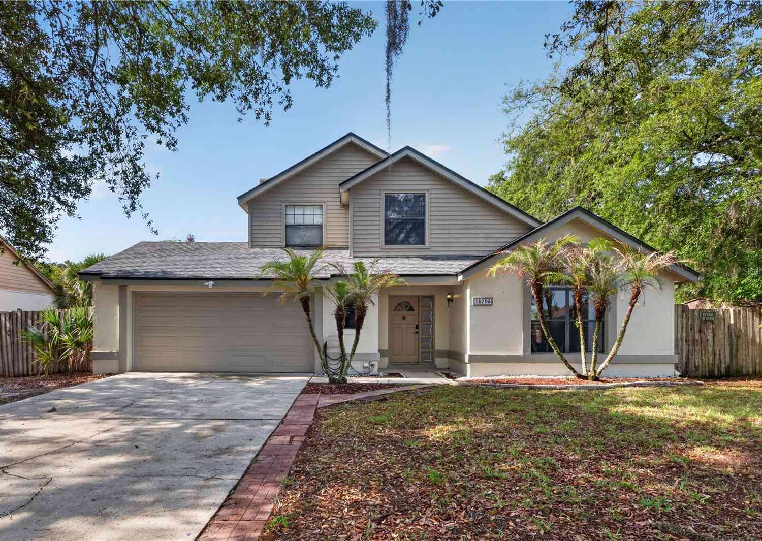 Homes For Sale - 10708 Fallow Trail<br/> ORLANDO, FL 32817