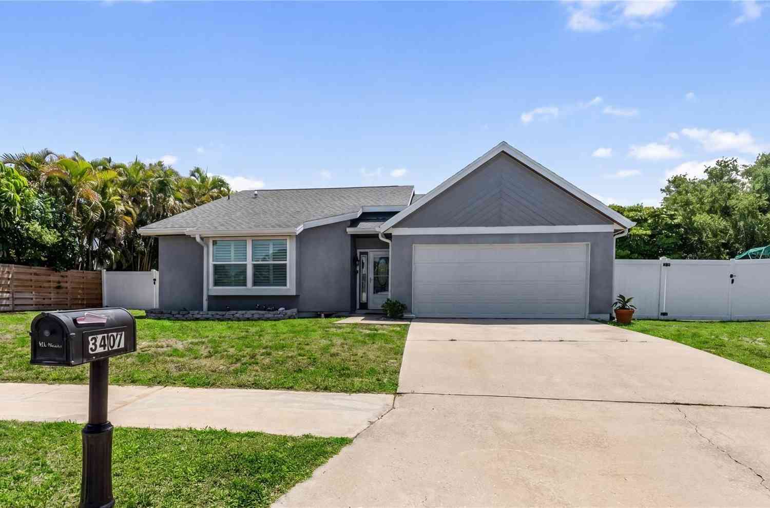 Homes For Sale - 3407 69th Street<br/> BRADENTON, FL 34209