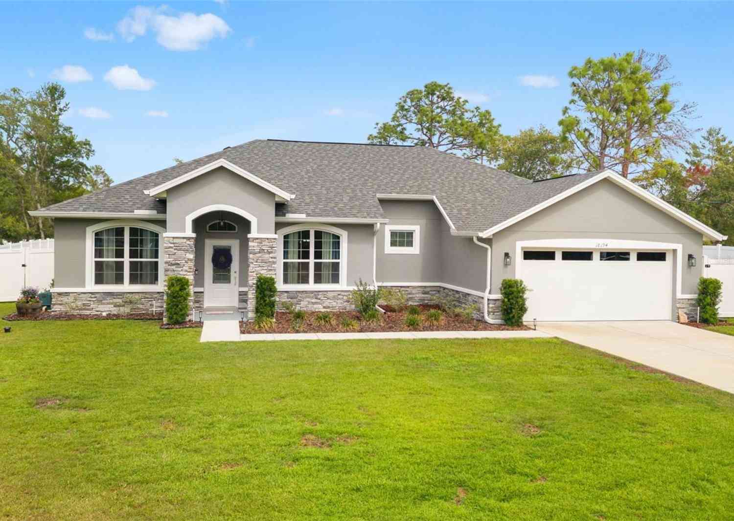 Homes For Sale - 18194 Maberly Road<br/> WEEKI WACHEE, FL 34614