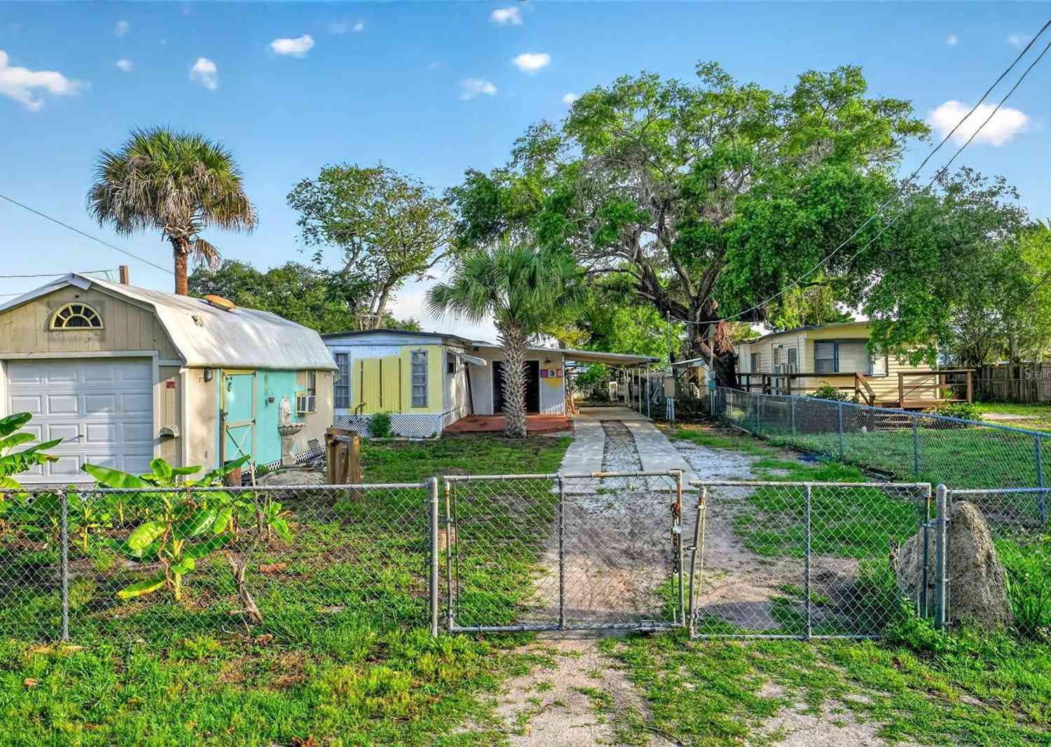 Mobile Home For Sale - 138 Indian Creek Road<br/> OAK HILL, FL 32759