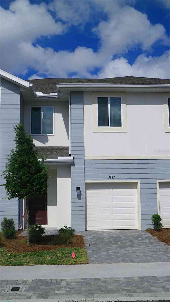 Townhouse For Sale - 5837 Jackie Mae Place<br/> RIVERVIEW, FL 33578