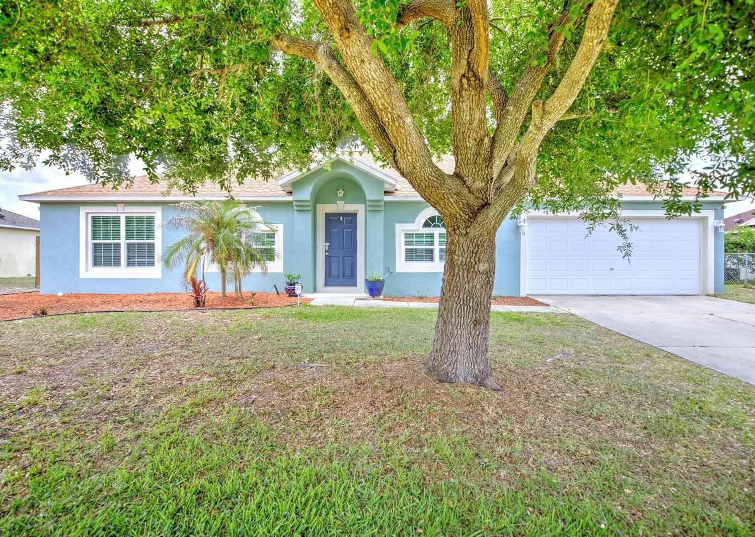 Homes For Sale - 4710 Tarrega Street<br/> SEBRING, FL 33872