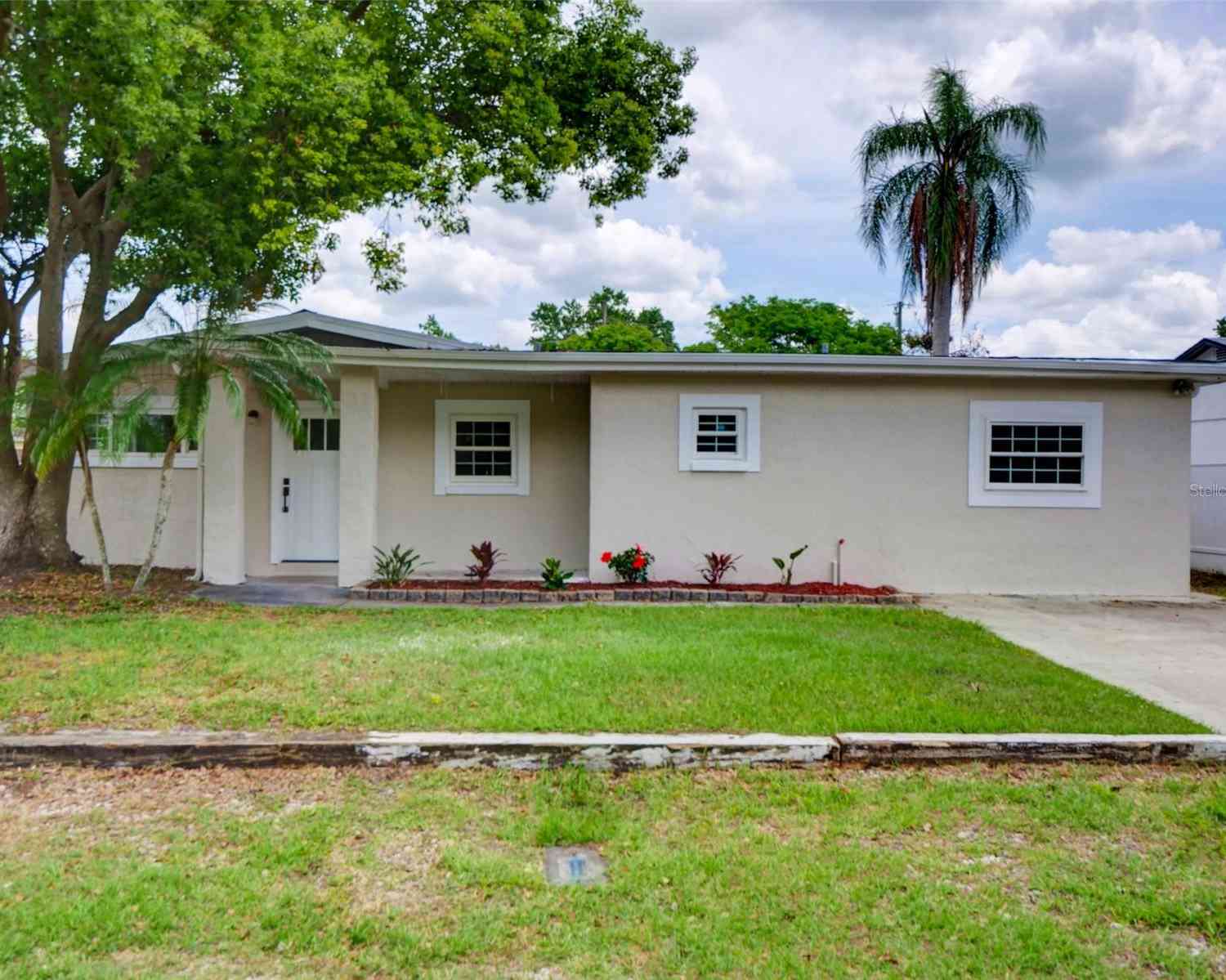 Homes For Sale - 2709 Arc Drive<br/> ORLANDO, FL 32826