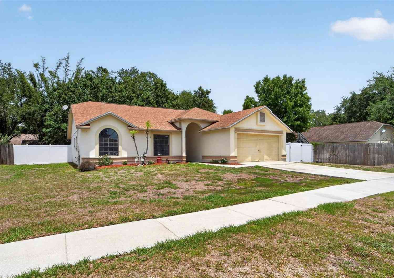 Homes For Sale - 12014 Vermillion Way<br/> RIVERVIEW, FL 33569