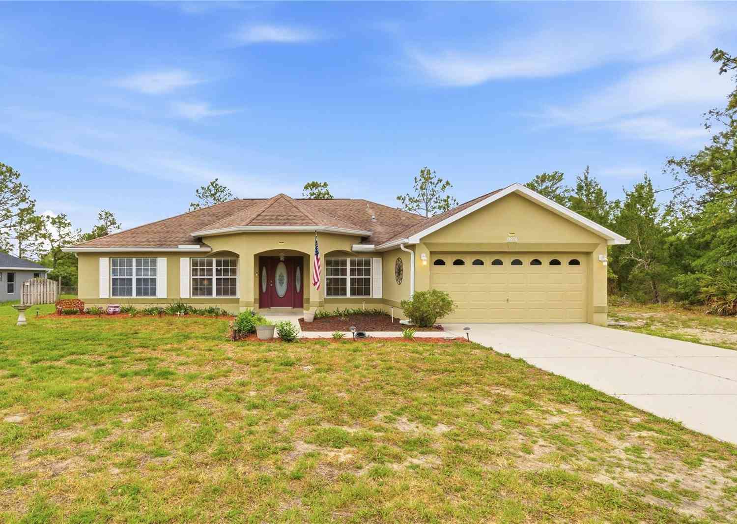 Homes For Sale - 13056 Painted Bunting Avenue<br/> WEEKI WACHEE, FL 34614