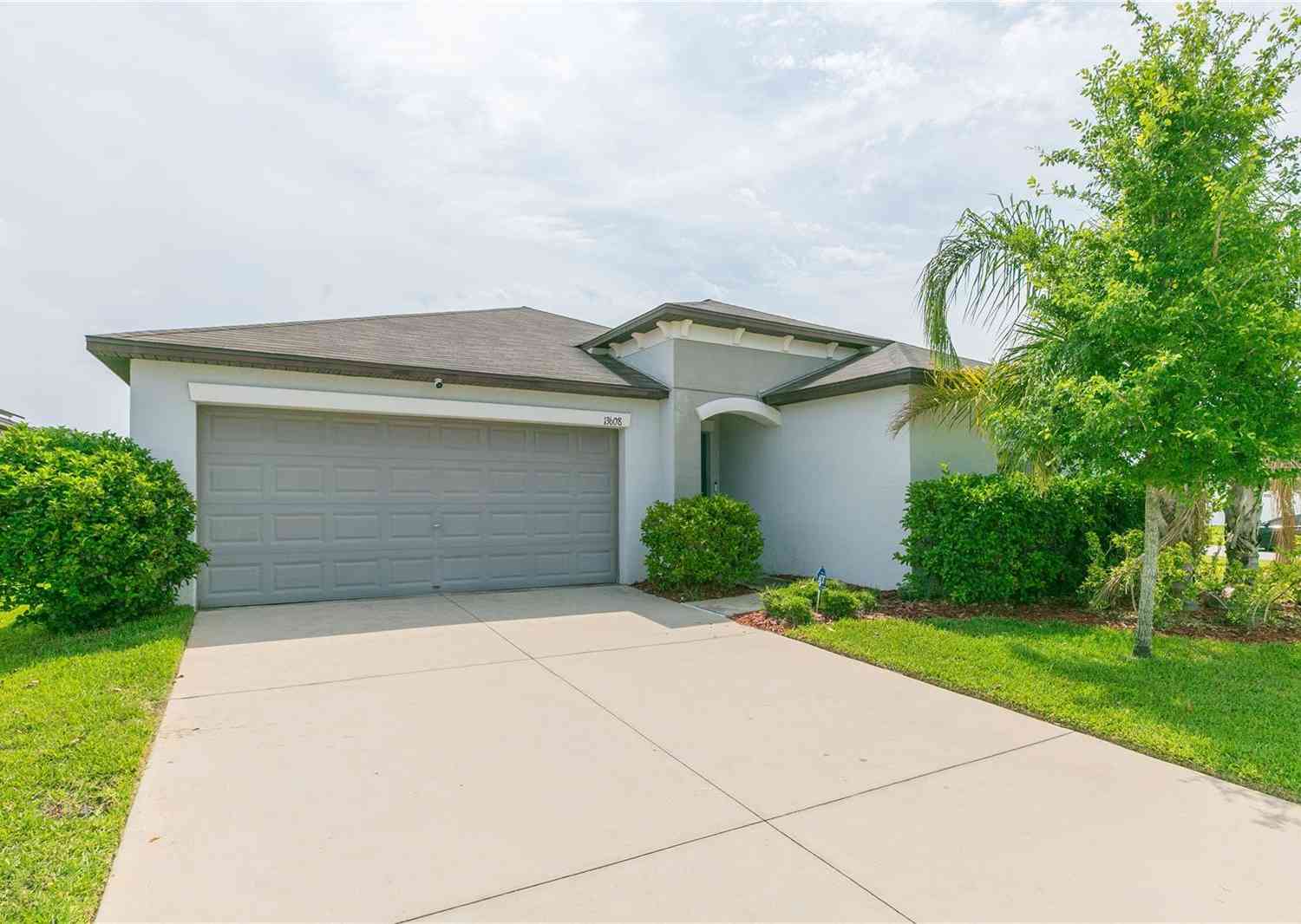 Homes For Sale - 13608 Willow Bluestar Loop<br/> RIVERVIEW, FL 33579