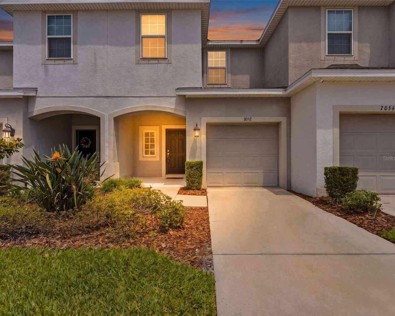 Townhouse For Sale - 7052 Grand Elm Drive<br/> RIVERVIEW, FL 33578