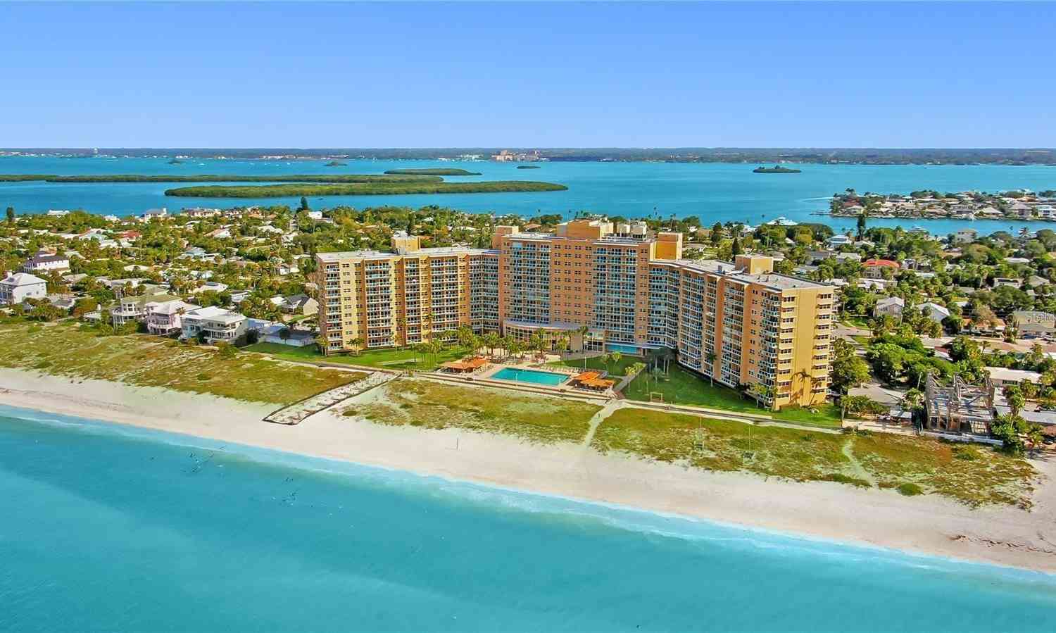 Condo For Sale - 880 Mandalay Avenue #S305<br/> Pinellas County, Clearwater, FL 33767
