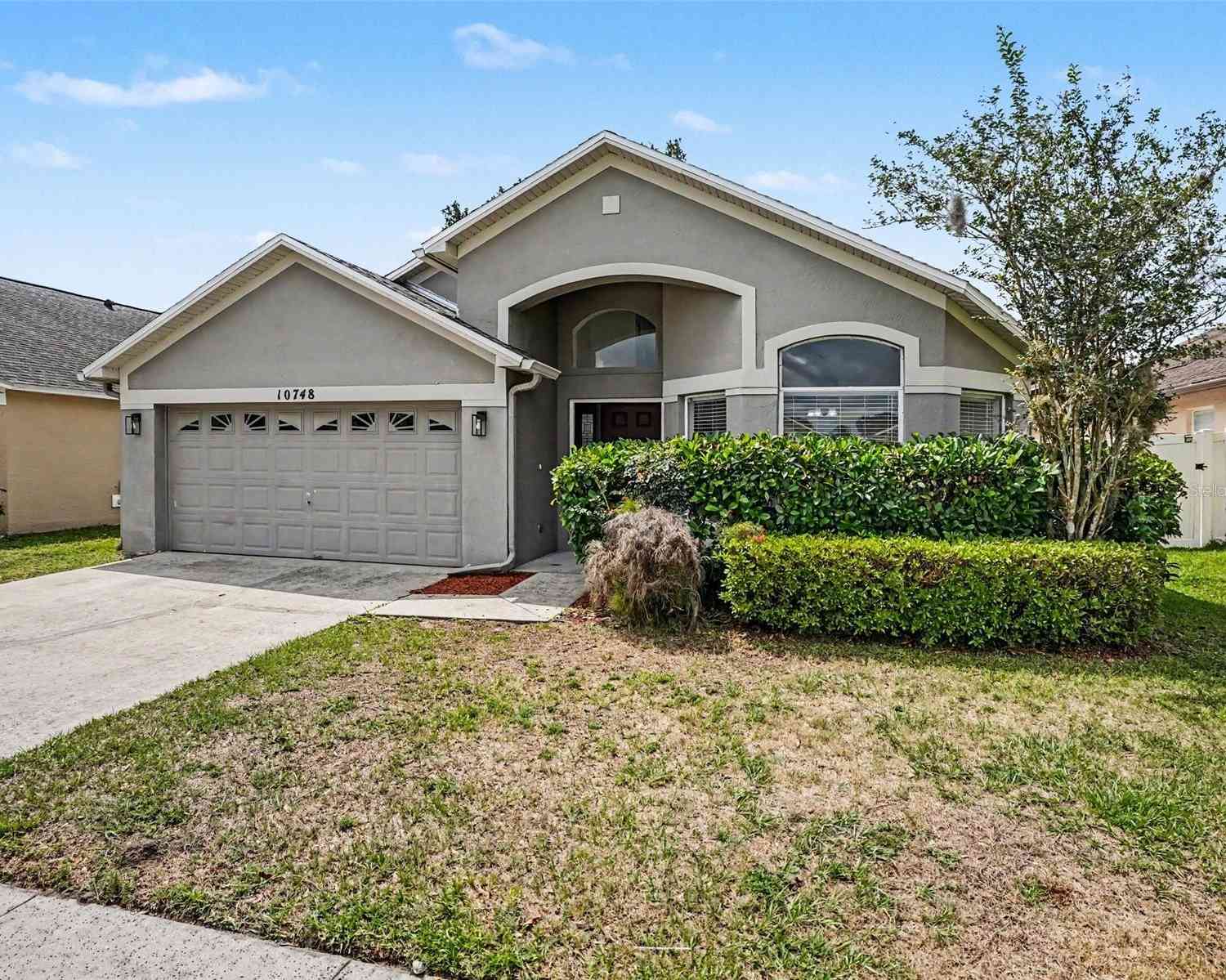 Homes For Sale - 10748 Flycast Circle<br/> ORLANDO, FL 32825