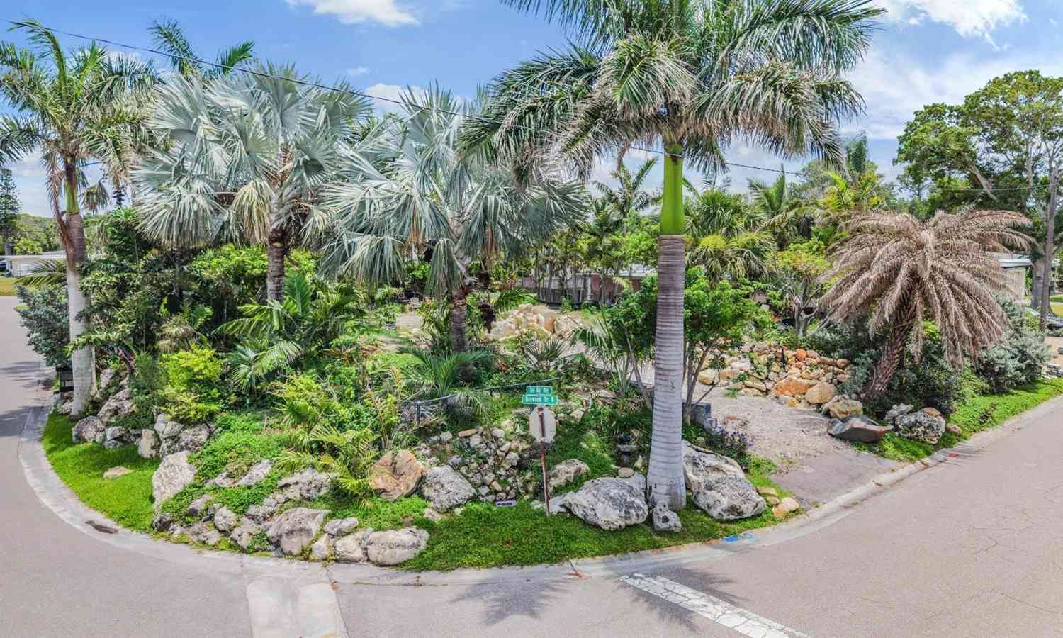 Vacant Land For Sale - 591 Baywood Drive<br/> DUNEDIN, FL 34698