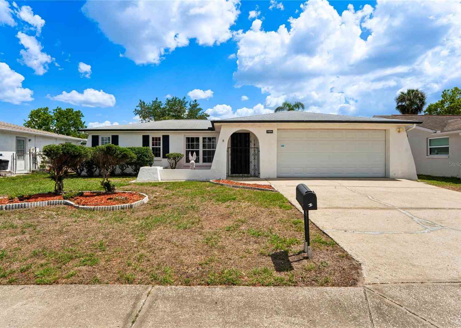Homes For Sale - 7234 Lincoln Park Ln<br/> PORT RICHEY, FL 34667