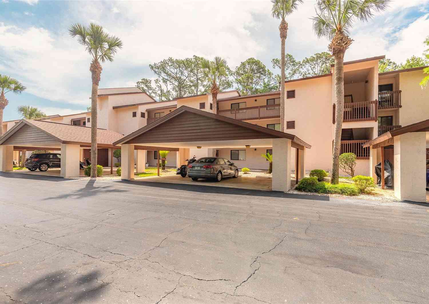 Condo For Sale - 275 Indigo Drive #204<br/> DAYTONA BEACH, FL 32114