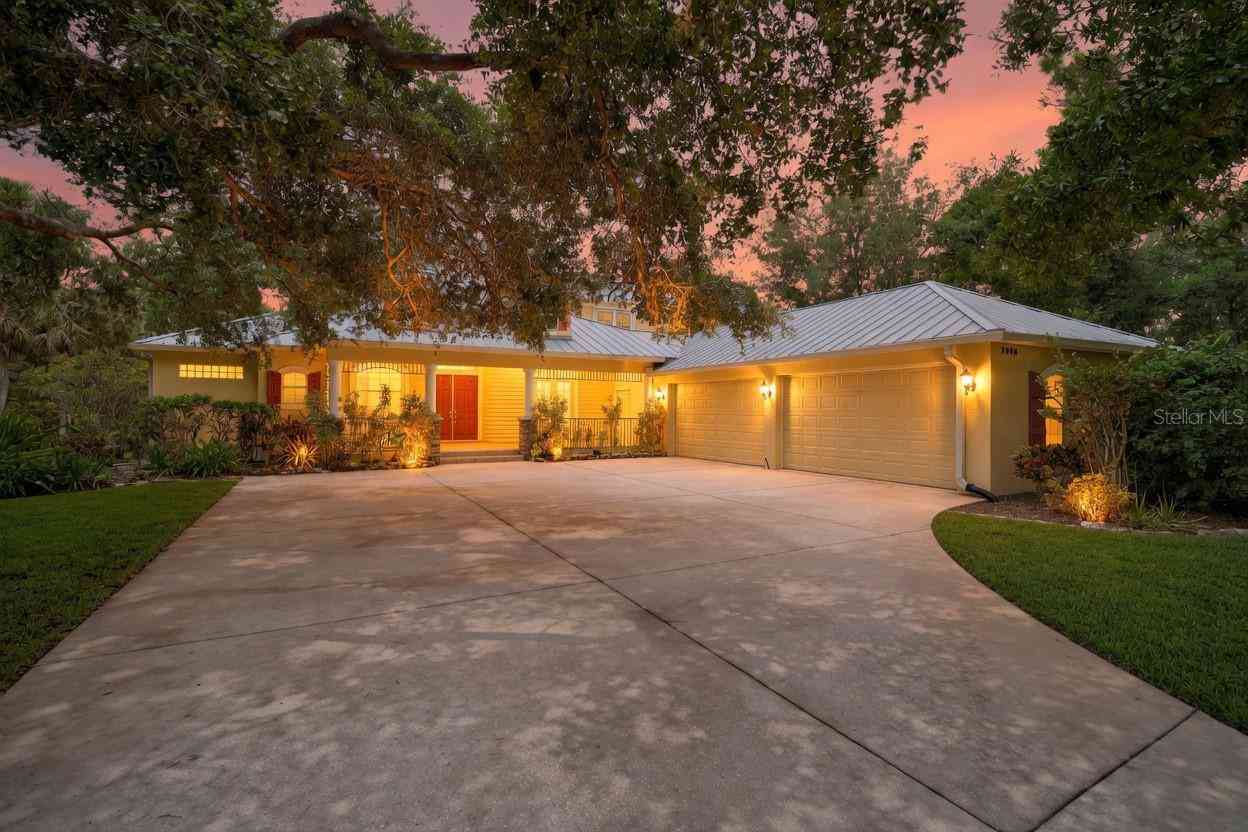 Homes For Sale - 2806 Norwood Lane<br/> VENICE, FL 34292
