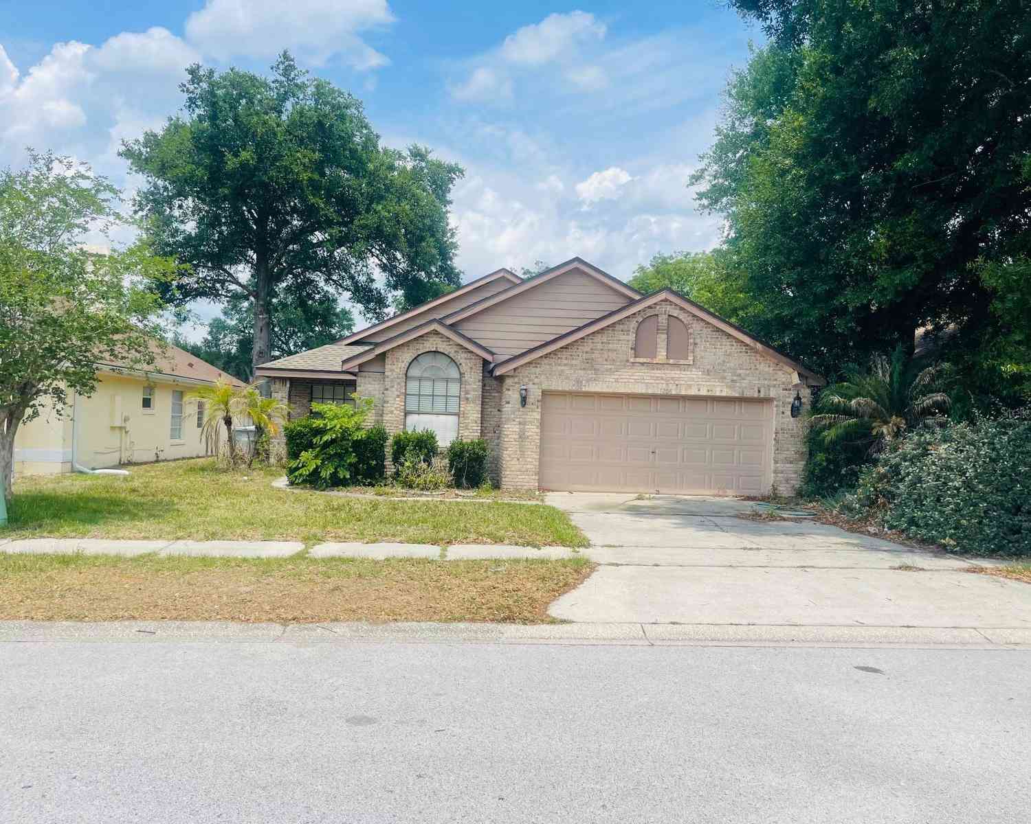 Homes For Sale - 1208 Windward Drive<br/> APOPKA, FL 32703