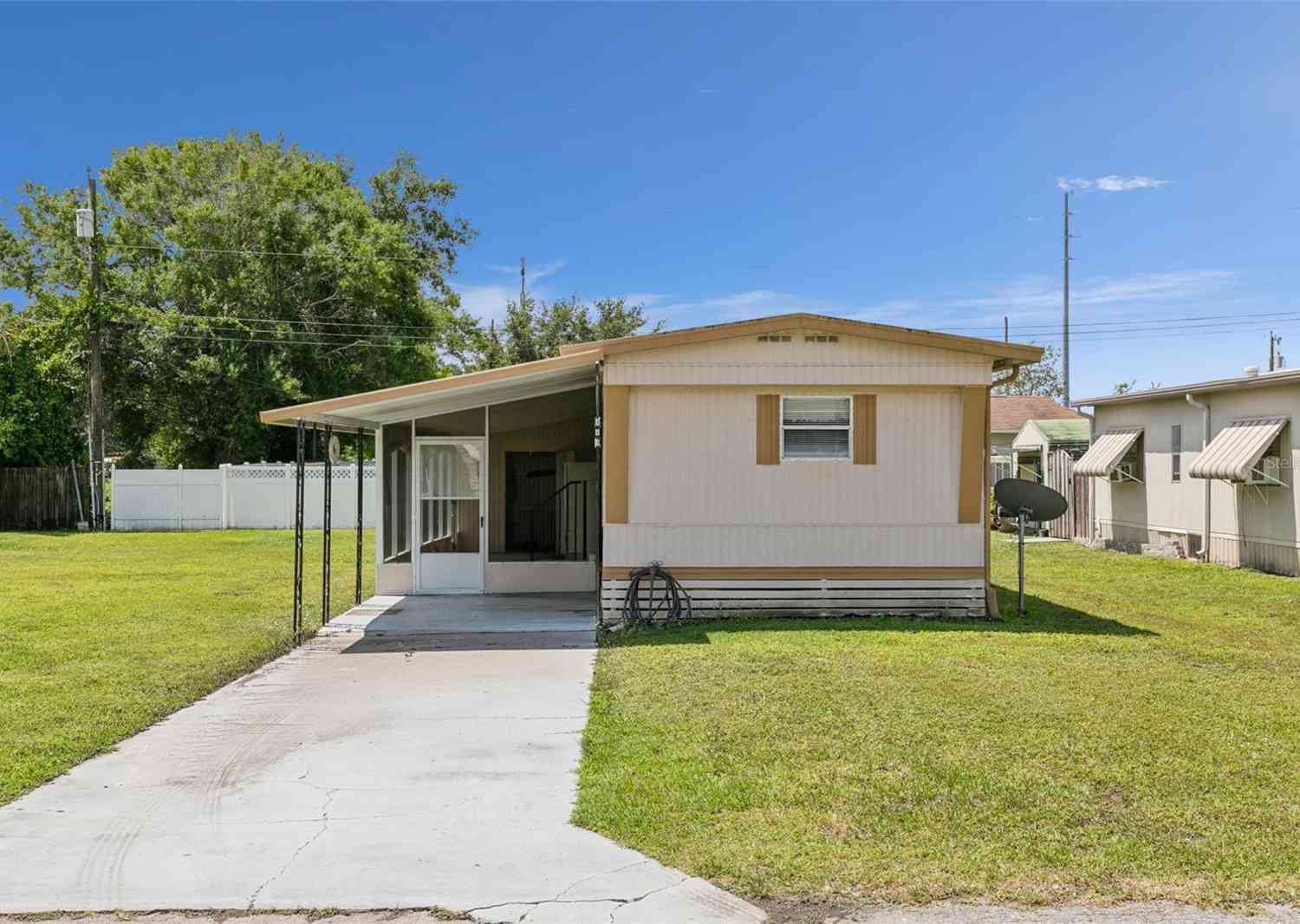 Mobile Home For Sale - 841 Robinson Court<br/> Osceola County, Saint Cloud, FL 34769